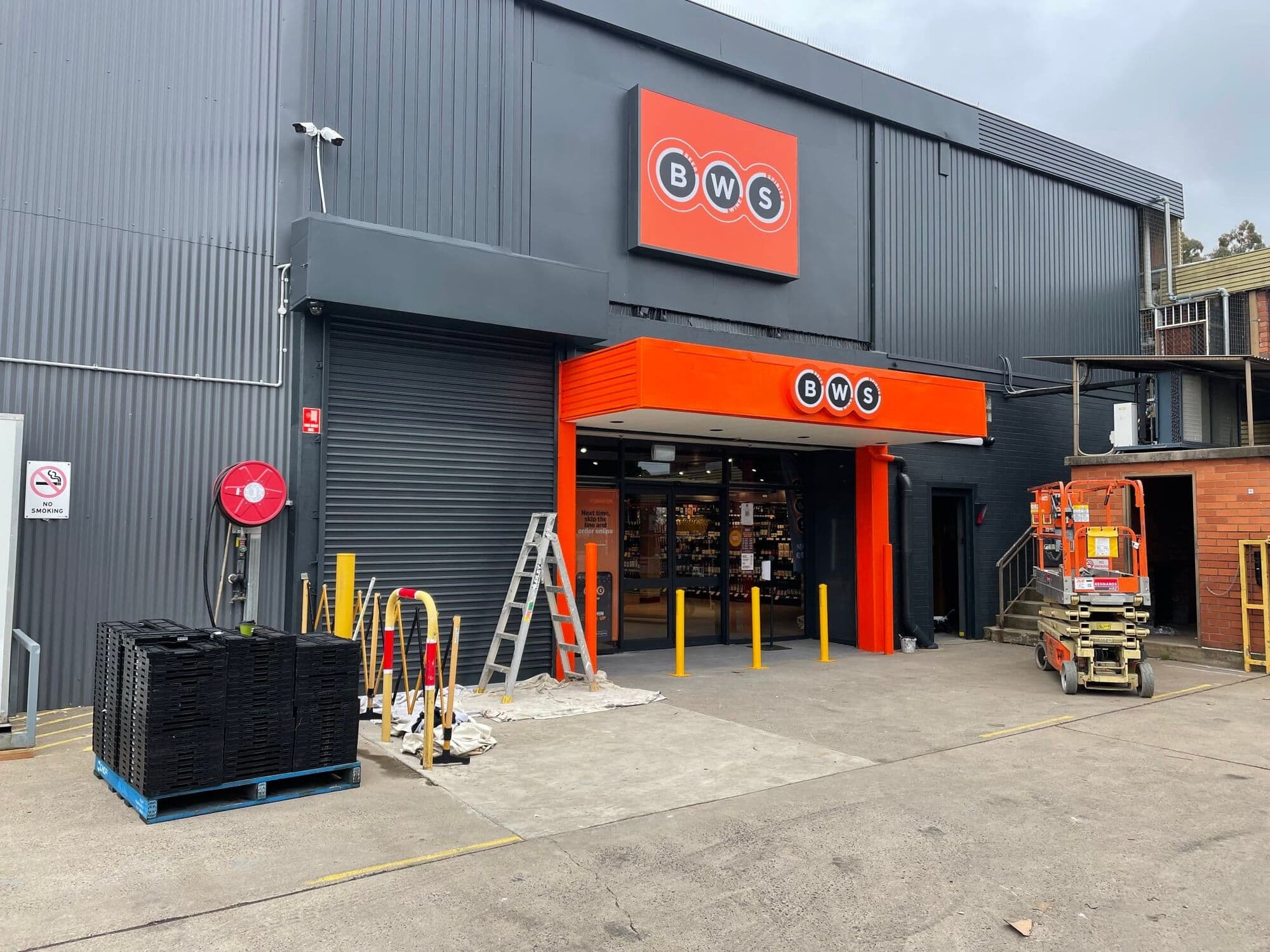 Retail store exterior painting